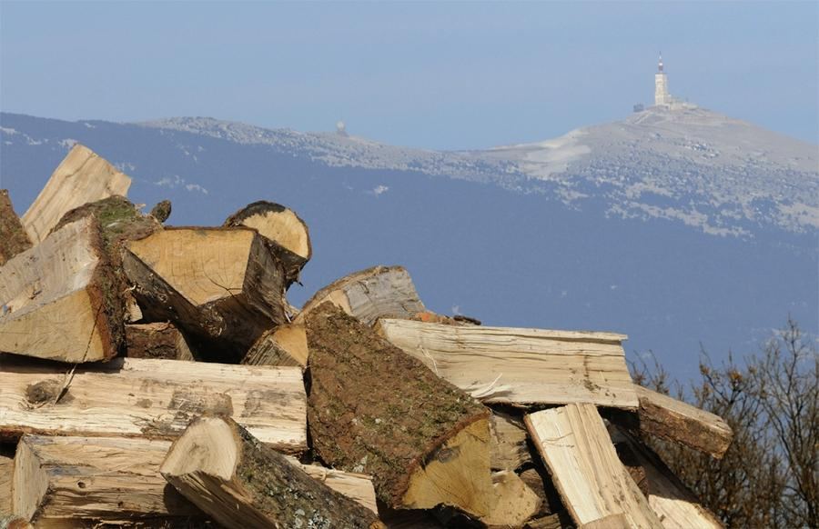 Vue sur le Mont Ventoux depuis notre dépôt
